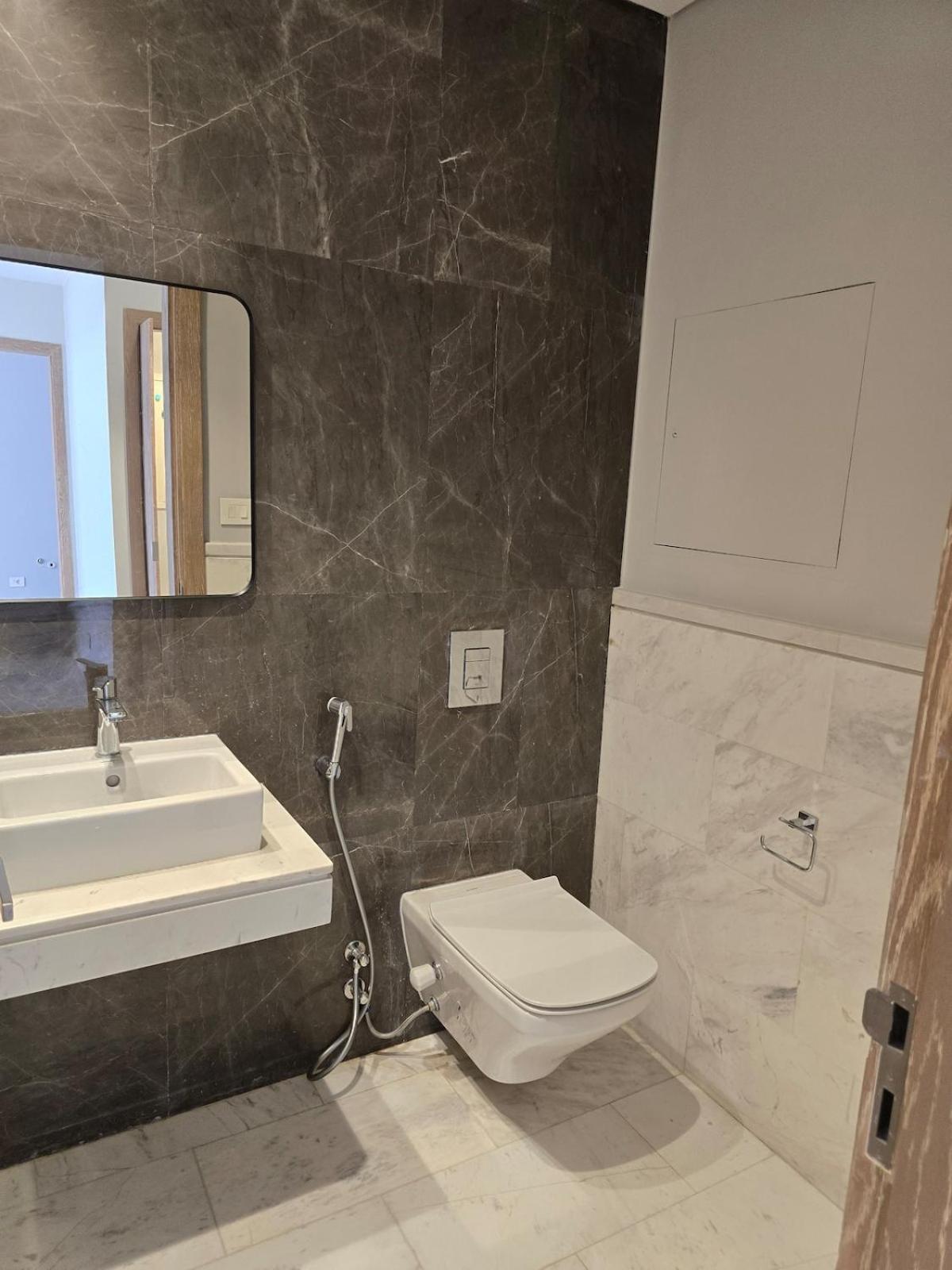 A Fully Furnished One-bedroom Apartment *